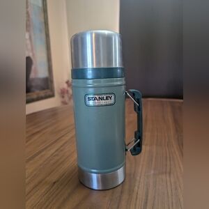 Stanley 24 Oz/ 7L Stainless Vacuum Bottle Canteen Thermos, Green